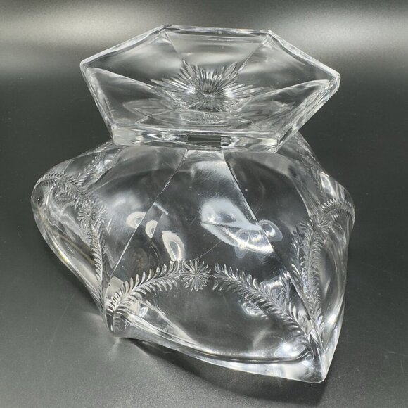 Edwardian Era McKee Glass Fern Garland Daisy Pattern Clear Manganese 365nm Glow - Picture 15 of 15